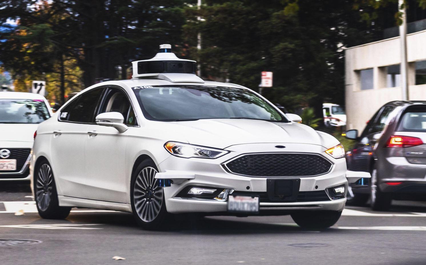 LiDAR car with blured license plate 2022-10-04